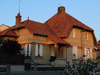 Maison sur les quais d'Allier (Moulins - France)